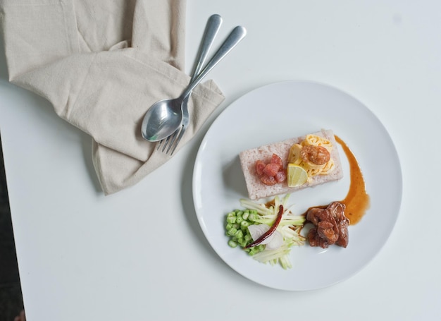 Szybkie danie na talerzu